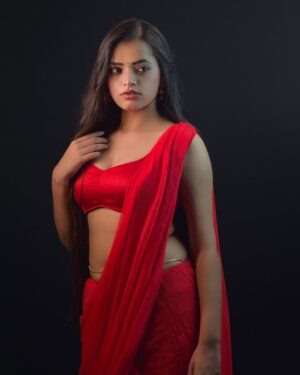 Dipika Rana Instagram - Khubsurat ❤️
📷Photo edit :- @work_by_vortex
#khubsurat #streetstyle #saree #photoshoot #feed #dipikarana