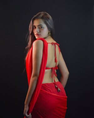 Dipika Rana Instagram - Khubsurat ❤️
📷Photo edit :- @work_by_vortex
#khubsurat #streetstyle #saree #photoshoot #feed #dipikarana