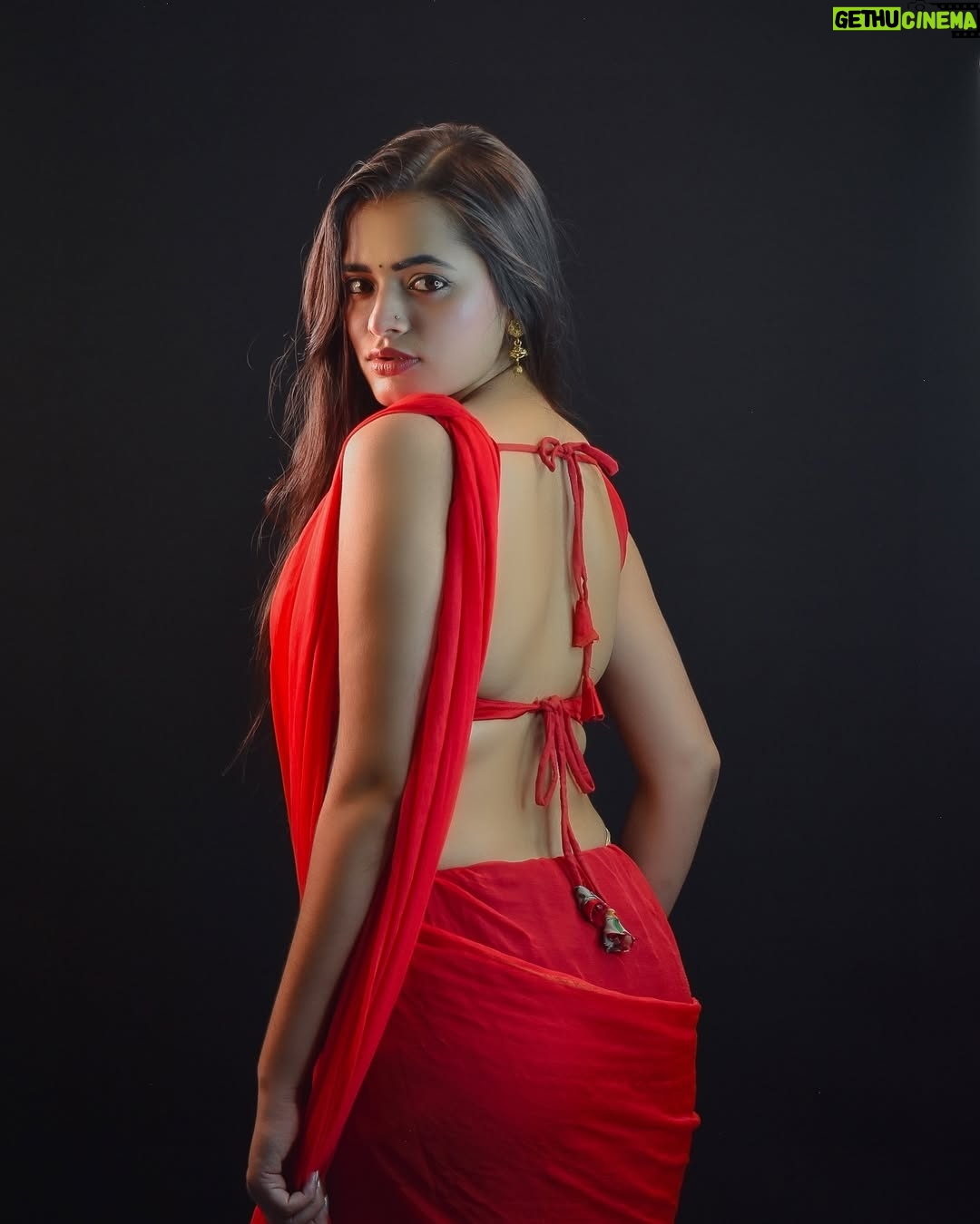 Dipika Rana - 111.5K Likes - Khubsurat ❤️

📷Photo edit :- @work_by_vortex 

#khubsurat #streetstyle #saree #photoshoot #feed #dipikarana