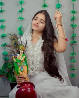Dipika Rana Instagram - Ek Radha, Ek Meera 🦚❤️
Photo edit by :- @work_by_vortex
#radha #meera #krishna #post #feed #instagram #love