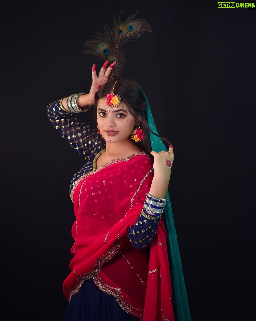 Dipika Rana - 23.6K Likes - Ek Radha, Ek Meera 🦚❤️ 

Photo edit by :- @work_by_vortex 

#radha #meera #krishna #post #feed #instagram #love