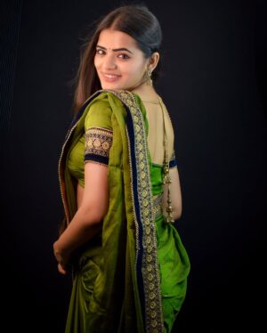 Dipika Rana Instagram - Angaaron ka amber sa lagta h mera saami 💚🙈
Editor :- @u_c_edits
#newpost #instagram #feed #pic #saree #fashion #dipikarana #dipikalians