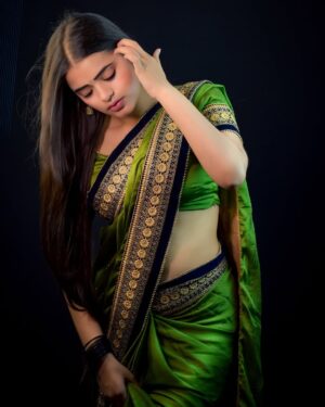 Dipika Rana Instagram - Angaaron ka amber sa lagta h mera saami 💚🙈
Editor :- @u_c_edits
#newpost #instagram #feed #pic #saree #fashion #dipikarana #dipikalians