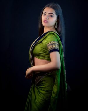 Dipika Rana Instagram - Angaaron ka amber sa lagta h mera saami 💚🙈
Editor :- @u_c_edits
#newpost #instagram #feed #pic #saree #fashion #dipikarana #dipikalians