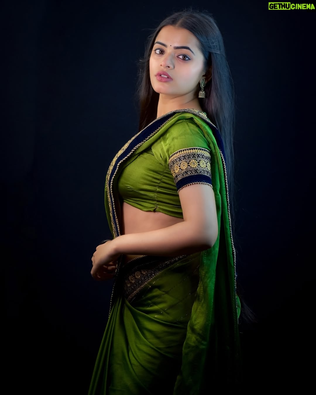 Dipika Rana - 50.9K Likes - Angaaron ka amber sa lagta h mera saami 💚🙈 

Editor :- @u_c_edits 

#newpost #instagram #feed #pic #saree #fashion #dipikarana #dipikalians