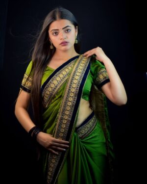 Dipika Rana Instagram - Angaaron ka amber sa lagta h mera saami 💚🙈
Editor :- @u_c_edits
#newpost #instagram #feed #pic #saree #fashion #dipikarana #dipikalians