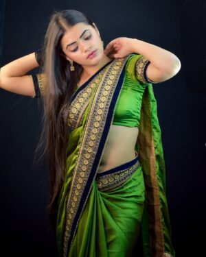 Dipika Rana Instagram - Angaaron ka amber sa lagta h mera saami 💚🙈
Editor :- @u_c_edits
#newpost #instagram #feed #pic #saree #fashion #dipikarana #dipikalians
