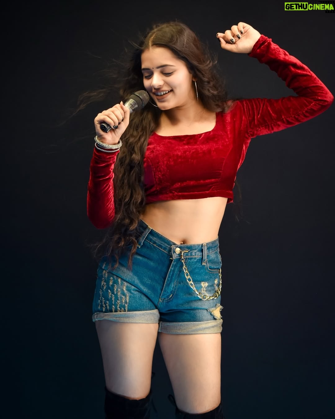 Dipika Rana - 81.5K Likes - Kissik 🔥

📸Edit by :- @u_c_edits 

#pushpa2 #newpost #dipikarana