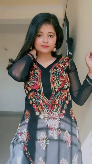 Disha Seth Instagram - Apun ki tu😍…apun tera 😉🖤