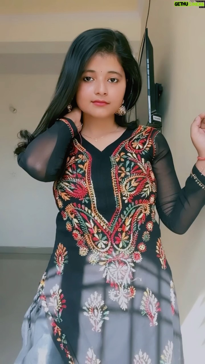 Disha Seth - 96.8K Likes - Apun ki tu😍…apun tera 😉🖤