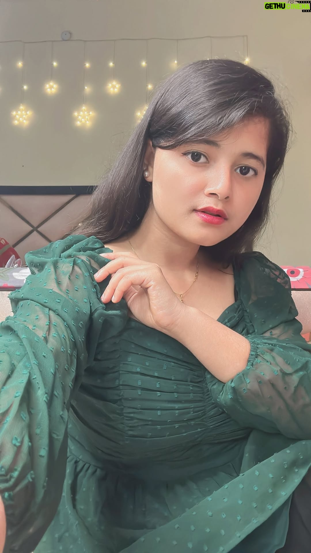 Disha Seth - 367.9K Likes - Dimag nhi h n hmre pass ☹️