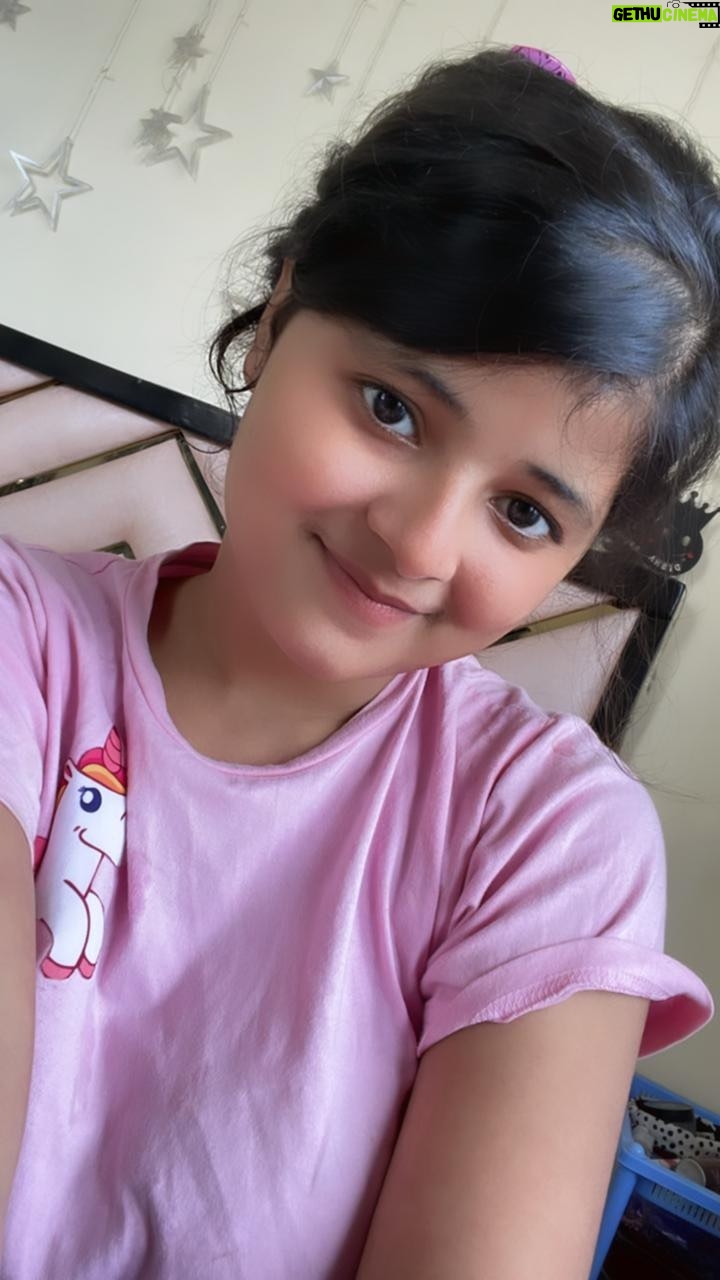 Disha Seth - 91.3K Likes - Smjheee??