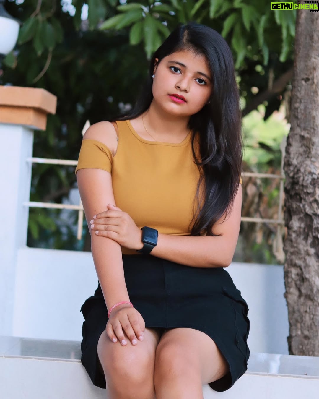 Disha Seth - 108.9K Likes - 🧡