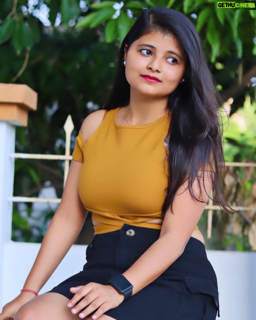 Disha Seth - 108.9K Likes - 🧡