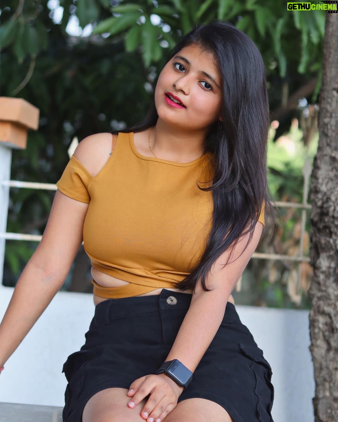 Disha Seth - 108.9K Likes - 🧡