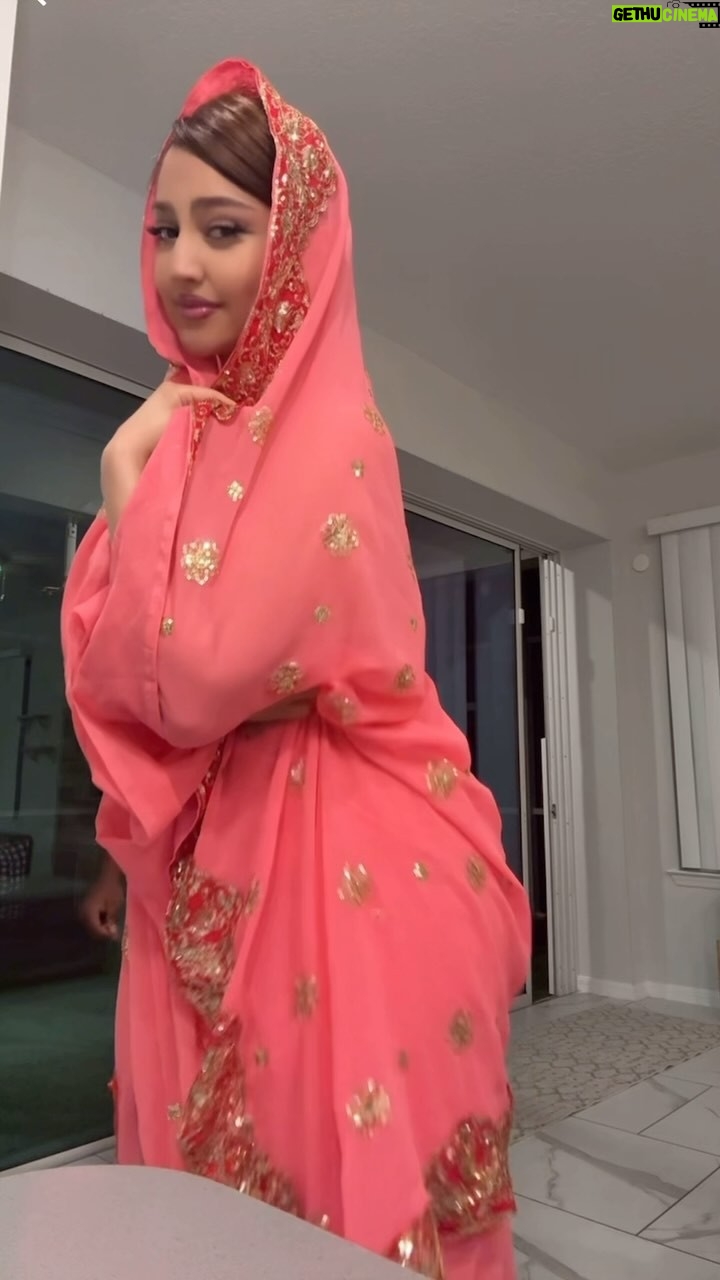 Diva Flawless - 158.8K Likes - Who’s is this guy behind? 🥲