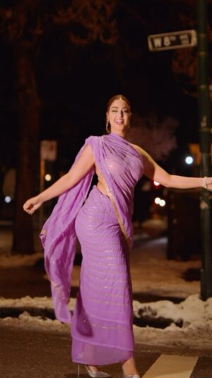 Diva Flawless Instagram - As requested Saree with no blouse 🫦