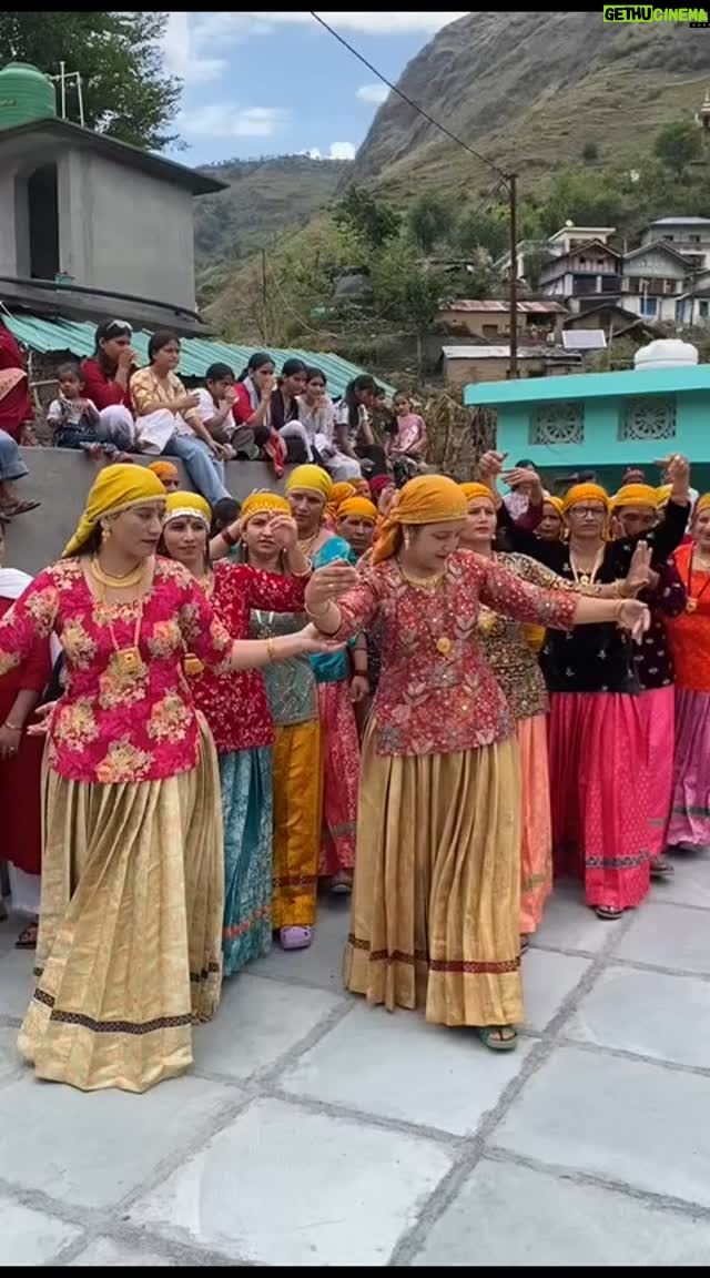 Divyaa Chauhan - 2.6K Likes - गांव की याद पार्ट२ ❤️❤️❤️#video #himachal #uttrakhand #culture #india #dehradun #chakrata #hills #sahiya