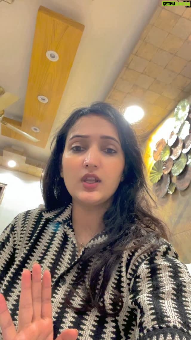 Divyaa Chauhan - 2.1K Likes - Cheeni wala pranthaaa 😜