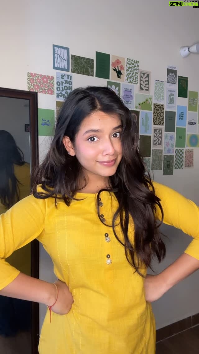 Divyanshi Jaiswal - 37.5K Likes - Okay, now I get the craze for old songs! 
.
.
Inspired by @amishi_raghav 
.
.
.
#instalike #oldsong #reelsinstagram #jabwomilemujhepehlibar❤️