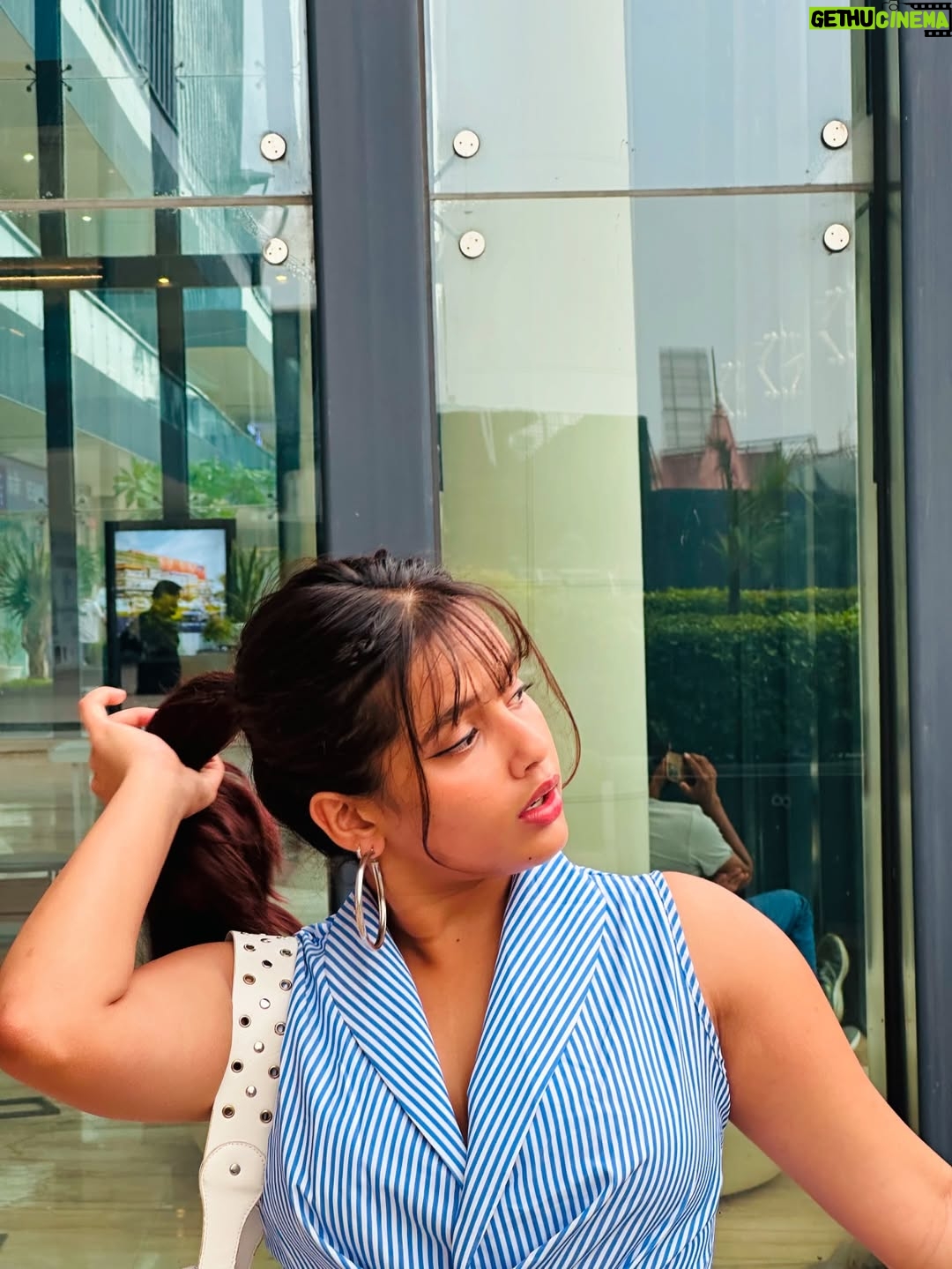 Divyanshi Jaiswal - 1.5K Likes - Chic happens.🌀