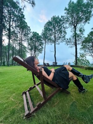Divyanshi Jaiswal Instagram - I love small getaways from reality 🤌🏼
Lansdowne was peaceful and honestly, just what I needed.
Such a beautiful experience.🌼