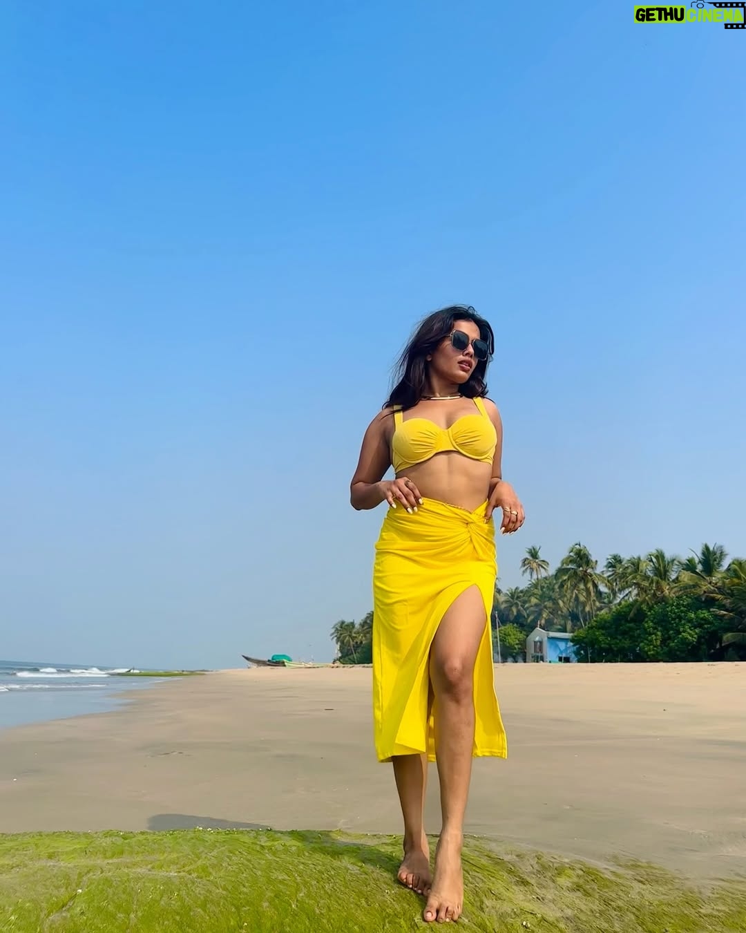 Divyanshi Jaiswal - 3.6K Likes - Surajmukhi who? 🌻
