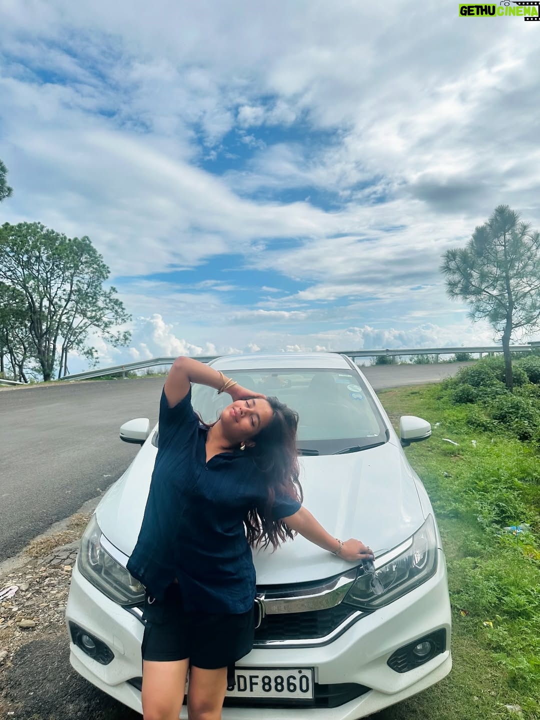 Divyanshi Jaiswal - 1.7K Likes - I love small getaways from reality 🤌🏼
Lansdowne was peaceful and honestly, just what I needed.
Such a beautiful experience.🌼