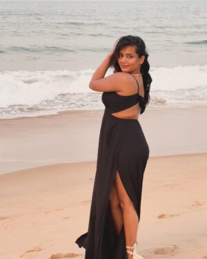 Divyanshi Jaiswal Instagram - Morning Magic, Beach Edition ✨