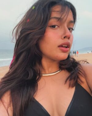 Divyanshi Jaiswal Instagram - Morning Magic, Beach Edition ✨