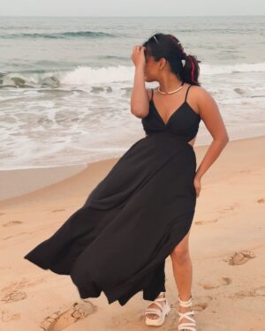 Divyanshi Jaiswal Instagram - Morning Magic, Beach Edition ✨