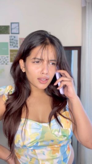 Divyanshi Jaiswal Instagram - When she tries to control you ! 
.
.
Ft : @divyanshiiijaiswal 
.
.
.
.
#reels #reelsinstagram #explore #explorepage #girlfriend #call #permission #feelkaroreelkaro #konshrutik