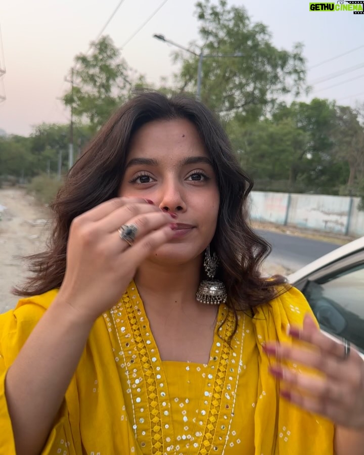 Divyanshi Jaiswal - 3.7K Likes - 🌼🙂‍↔️