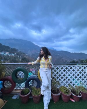 Divyanshi Jaiswal Instagram - POV: You take a solo trip and realize you're actually fun to hang out with🪷🙂↕️