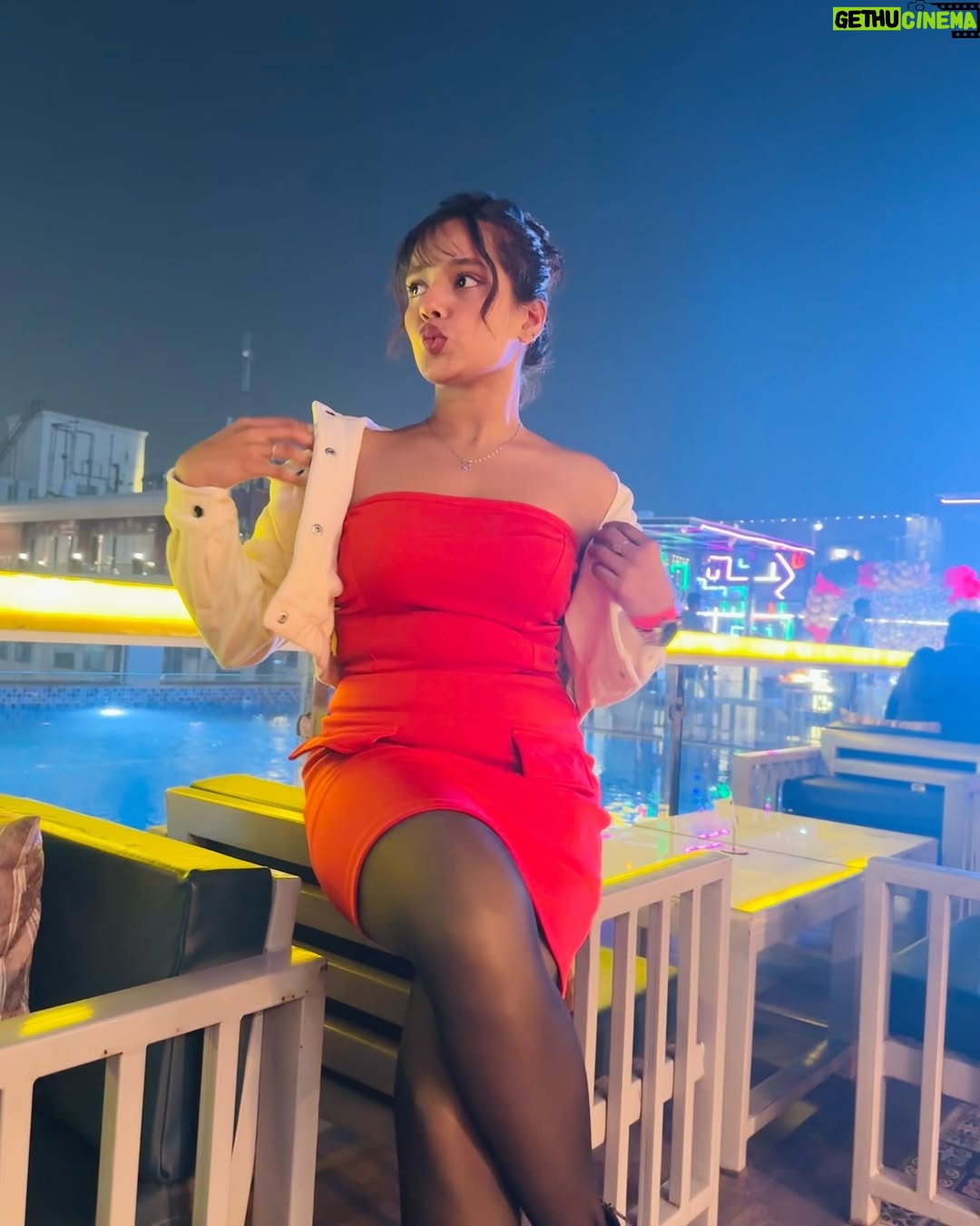 Divyanshi Jaiswal - 2.3K Likes - The last video is me walking into his life with a new problem🤪