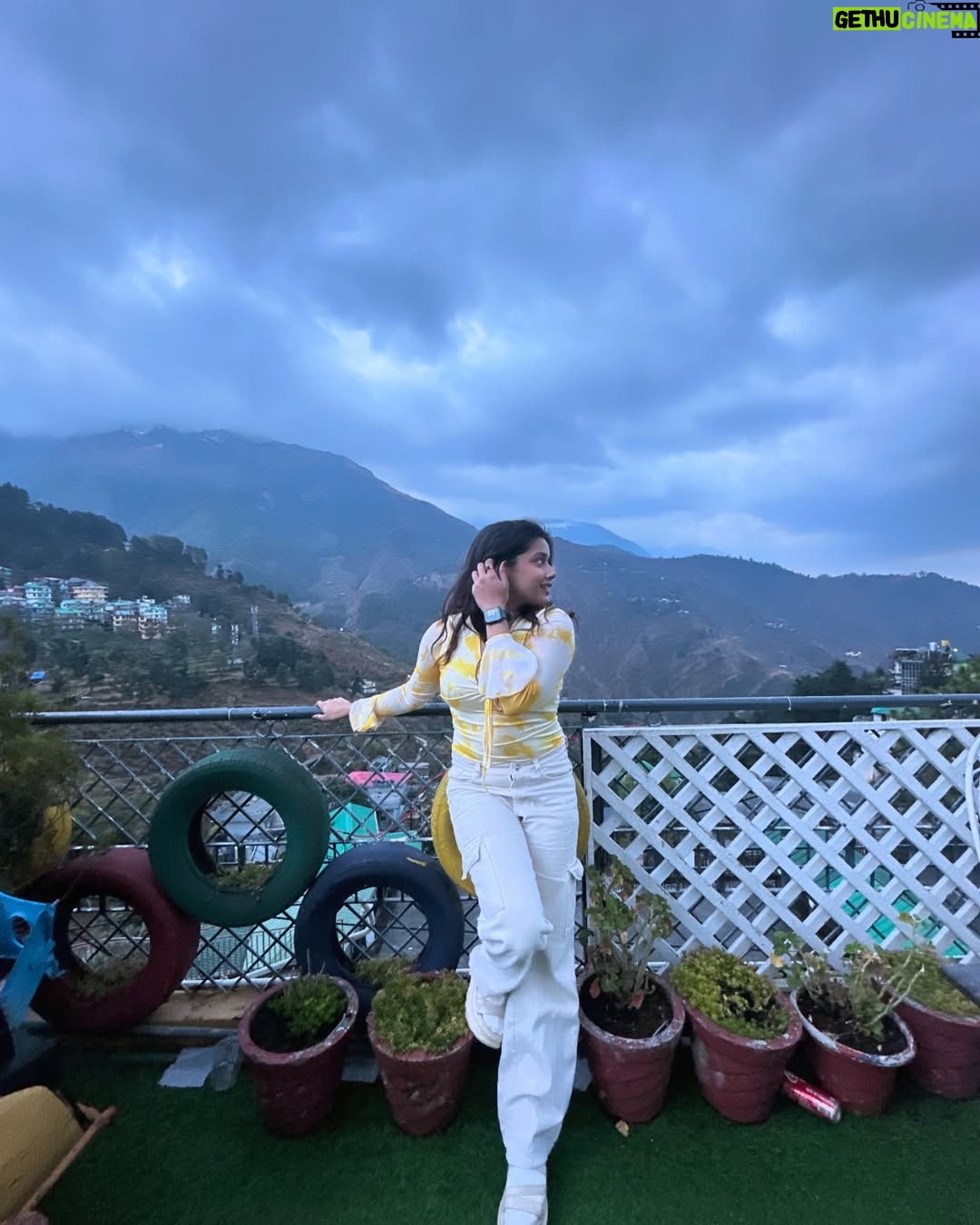Divyanshi Jaiswal - 2.3K Likes - POV: You take a solo trip and realize you're actually fun to hang out with🪷🙂‍↕️