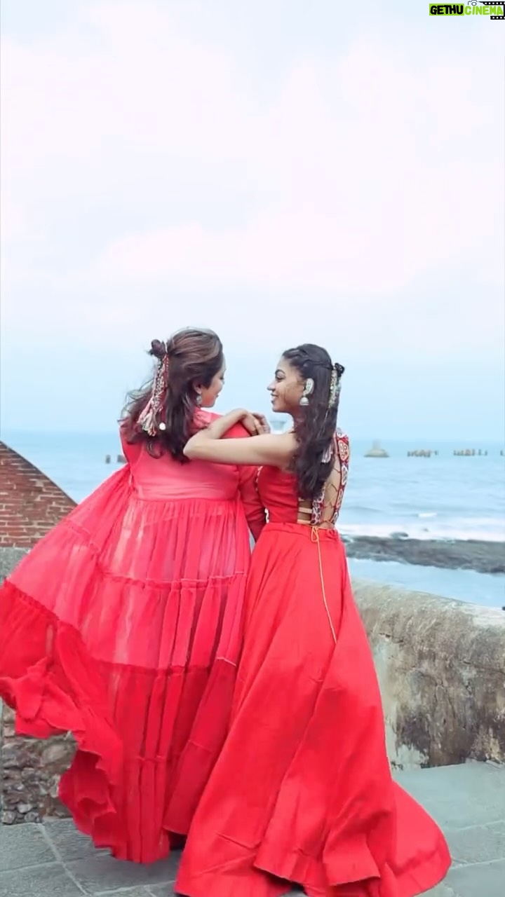 Dixita Patel - 2.8K Likes - Rate this out of 10 🌈❤️
.
.
Final look jewellery - @ishhaara 
.
.
.
#navratri #navratrigarba #navratrichaniyacholi #navratrijewellery #navratrilook #hair #hairstyle #bun #colors #reel #reelsinstagram #trending #viral #hairgoals #navratrifever