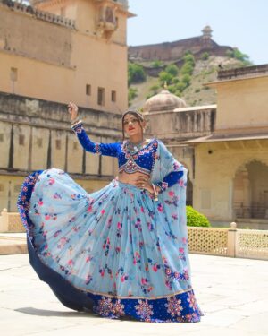 Dixita Patel Instagram - Bloom with grace 🧿✨
.
.
.

#jaipur #amerfort #amer #jaipurcity #jaipurpinkcity #chaniyacholi #fashion #trending #viral #style #fashion #gujju #desi #ootd #explore