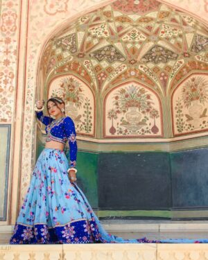 Dixita Patel Instagram - Bloom with grace 🧿✨
.
.
.

#jaipur #amerfort #amer #jaipurcity #jaipurpinkcity #chaniyacholi #fashion #trending #viral #style #fashion #gujju #desi #ootd #explore