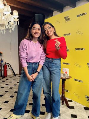 Dixita Patel Instagram - Never thought the girl I admired on screen would be the one Iād stand beside one day āØš„¹
@rashmika_mandanna , youāre a whole vibe & being part of your new journey with @deardiarybyrm felt like a full circle moment š¤
Big love & thanks to @snapchat for this unforgettable day!
.
#DearDiarySnapStarSquad
#SnapWithStars