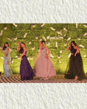 Doll Daundkar Instagram - Sangeet Night To Remember 🎶
“Lights, camera, dance! 💃✨ Our sangeet wasn’t just a celebration, it was a full-blown Bollywood blockbuster with love, laughter, and nonstop vibes! 🎤🔥
#DoraPyaarKa
Planner @mywedzy
📸 @vb_bagde_mr.photographer