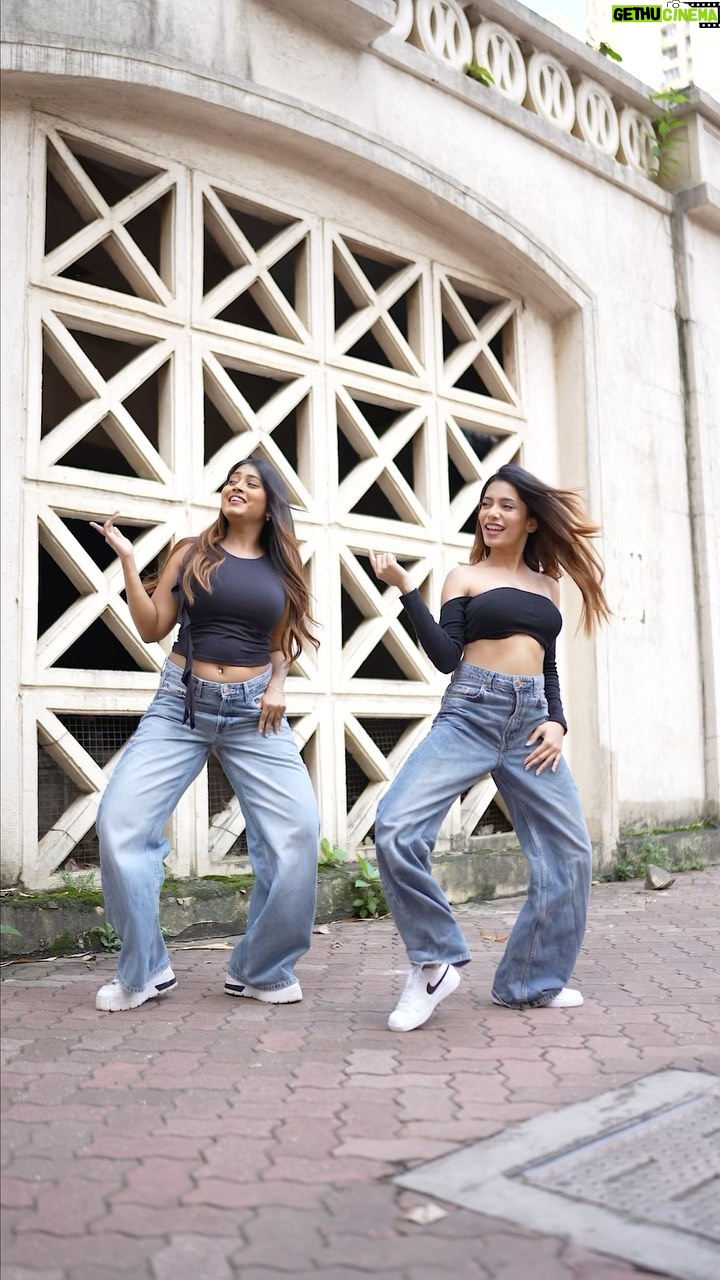 Doll Daundkar - 62.1K Likes - Had to make a reel on this one 💕

#chaleya #dance #trending
