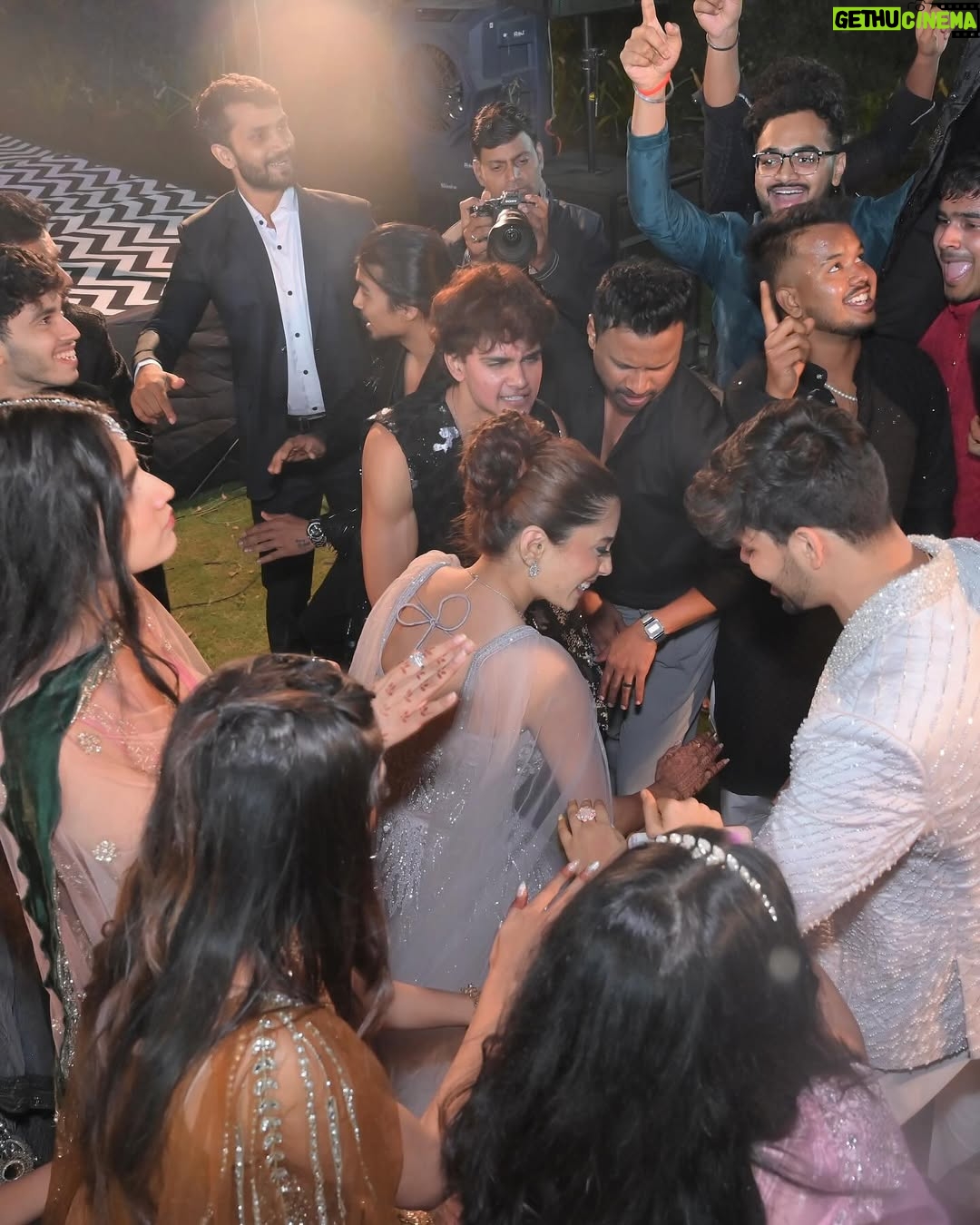 Doll Daundkar - 78.9K Likes - Sangeet Night To Remember 🎶
“Lights, camera, dance! 💃✨ Our sangeet wasn’t just a celebration, it was a full-blown Bollywood blockbuster with love, laughter, and nonstop vibes! 🎤🔥 

#DoraPyaarKa

Planner @mywedzy 
📸 @vb_bagde_mr.photographer