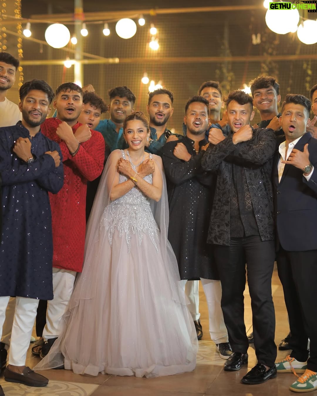 Doll Daundkar - 78.9K Likes - Sangeet Night To Remember 🎶
“Lights, camera, dance! 💃✨ Our sangeet wasn’t just a celebration, it was a full-blown Bollywood blockbuster with love, laughter, and nonstop vibes! 🎤🔥 

#DoraPyaarKa

Planner @mywedzy 
📸 @vb_bagde_mr.photographer
