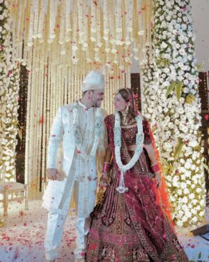Doll Daundkar Instagram - Stepping into forever with my best friend by my side
20.12.24 ❤️🧿✨
Hair @injala_18
Planner @mywedzy
📷 @vb_bagde_mr.photographer