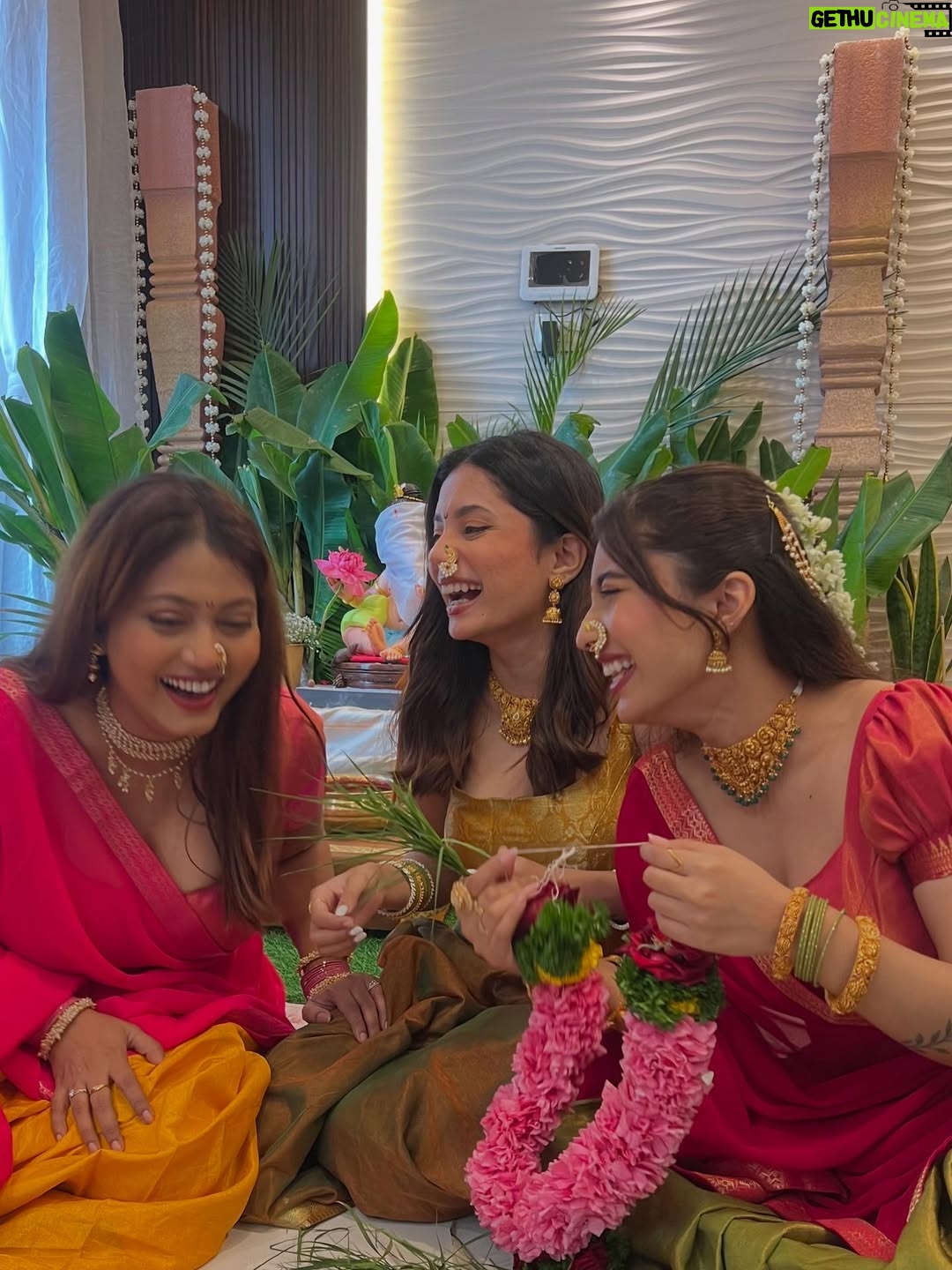 Doll Daundkar - 42.9K Likes - गणपती बाप्पा मोरया !! 🪷🪞🦢🌺