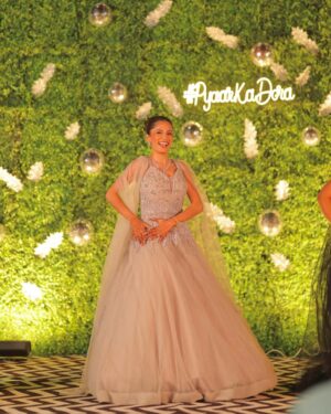 Doll Daundkar Instagram - Sangeet Night To Remember 🎶
“Lights, camera, dance! 💃✨ Our sangeet wasn’t just a celebration, it was a full-blown Bollywood blockbuster with love, laughter, and nonstop vibes! 🎤🔥
#DoraPyaarKa
Planner @mywedzy
📸 @vb_bagde_mr.photographer