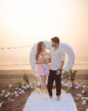 Doll Daundkar Instagram - Forever together ! 💍✨💕
📸 @films_by_pavan