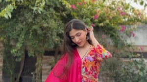 Dollsy Pamnani Instagram - Sawaar loon!🌸🌷😭