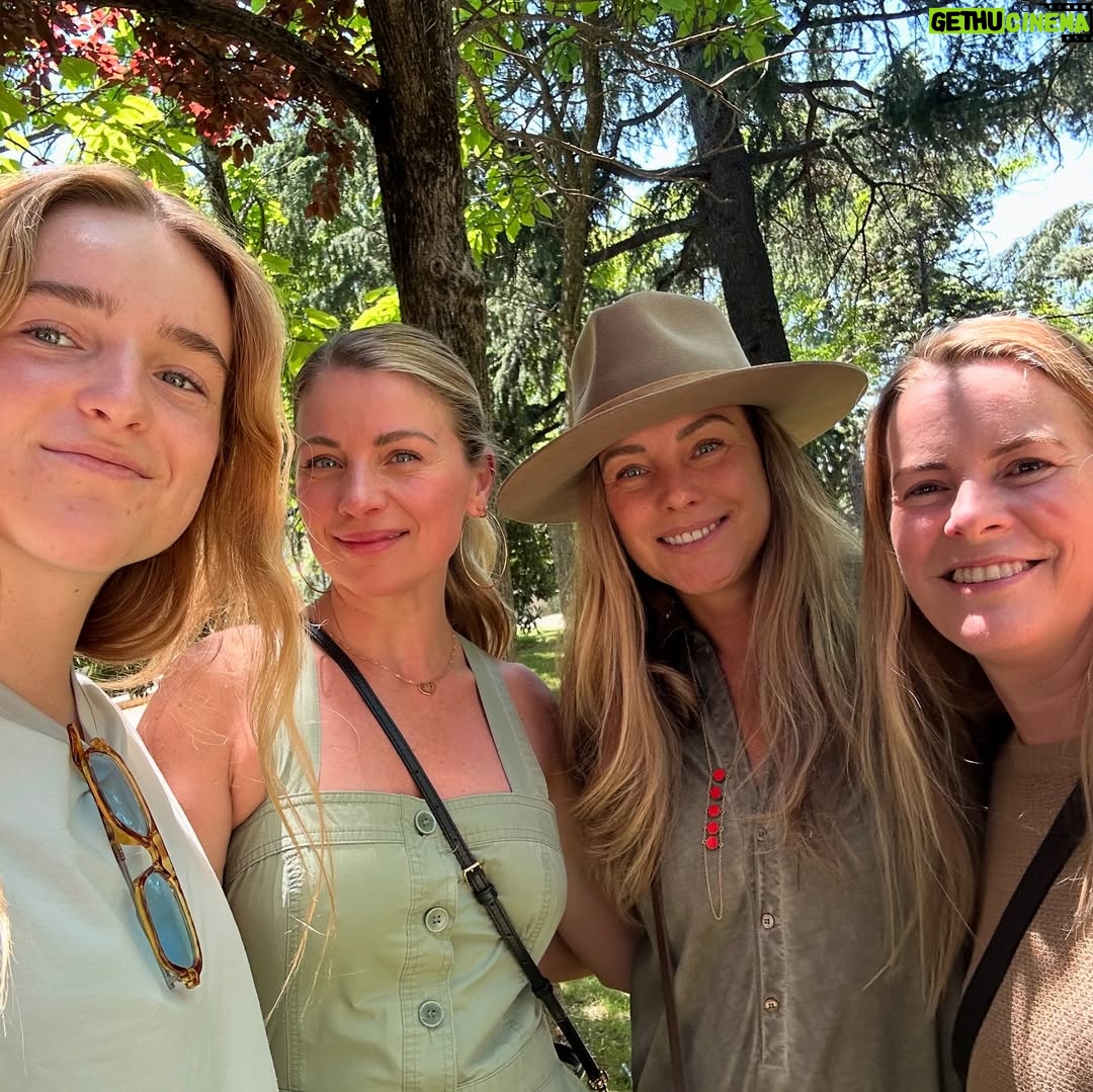 Dominika Paleta - 17.5K Likes - Los últimos días en Madrid … llena de familia, amigos queridos , mucha actividad y naturaleza … #amoviajar #vivalavida 🦋🐞🌳✨